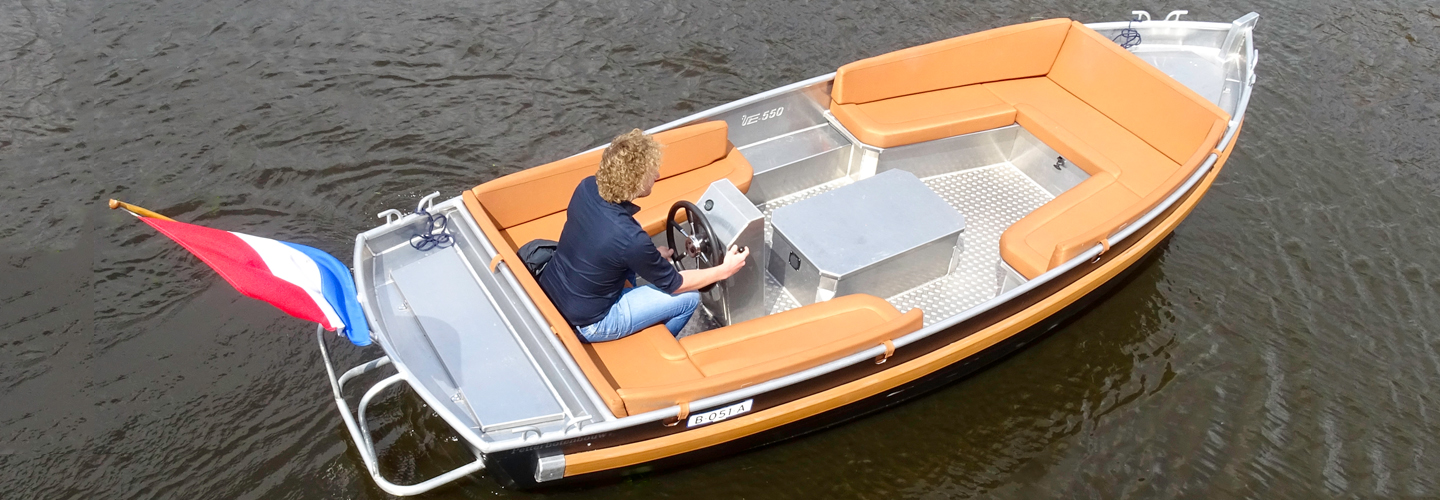 E-motion sloep aan het varen