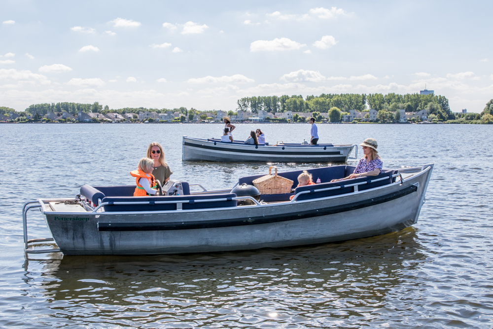 De Pettersloep op een meer